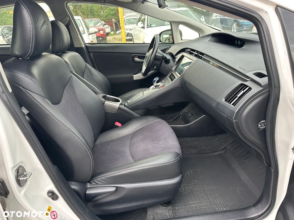 Toyota Prius - 16