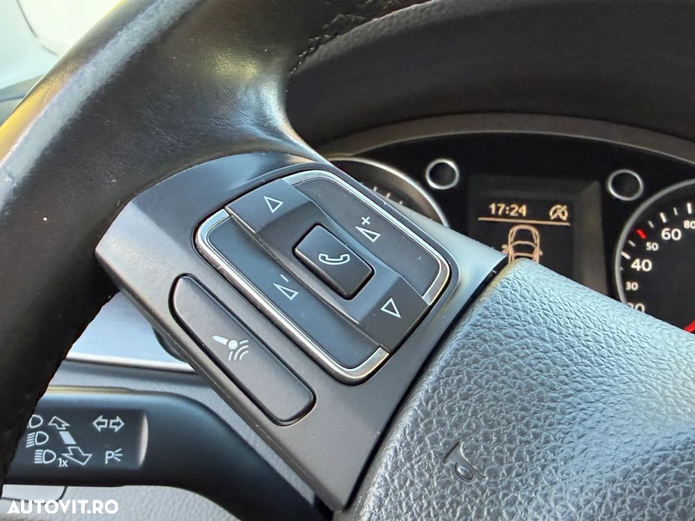 Volkswagen Passat 2.0 TDI BlueMotion Technology Comfortline - 16