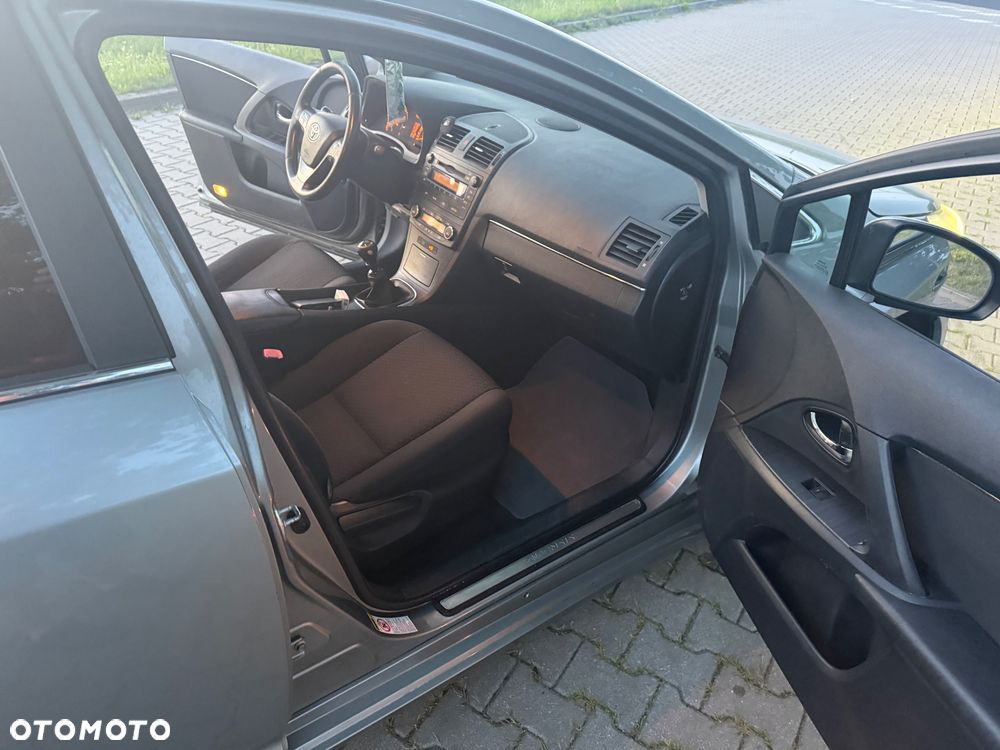 Toyota Avensis 2.0 D-4D Sol - 14