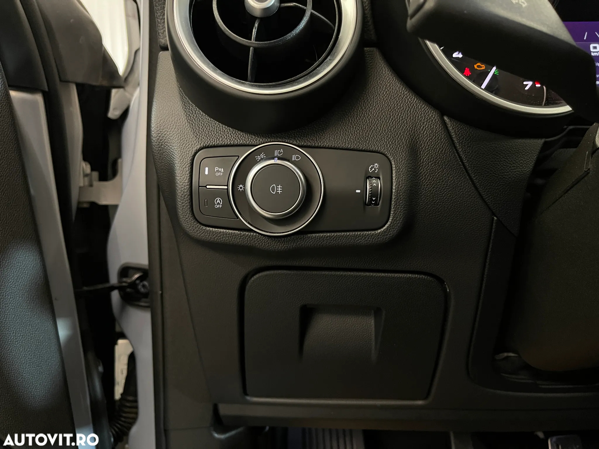 Alfa Romeo Stelvio 2.0 Turbo 16V AT8-Q4 Ti - 30
