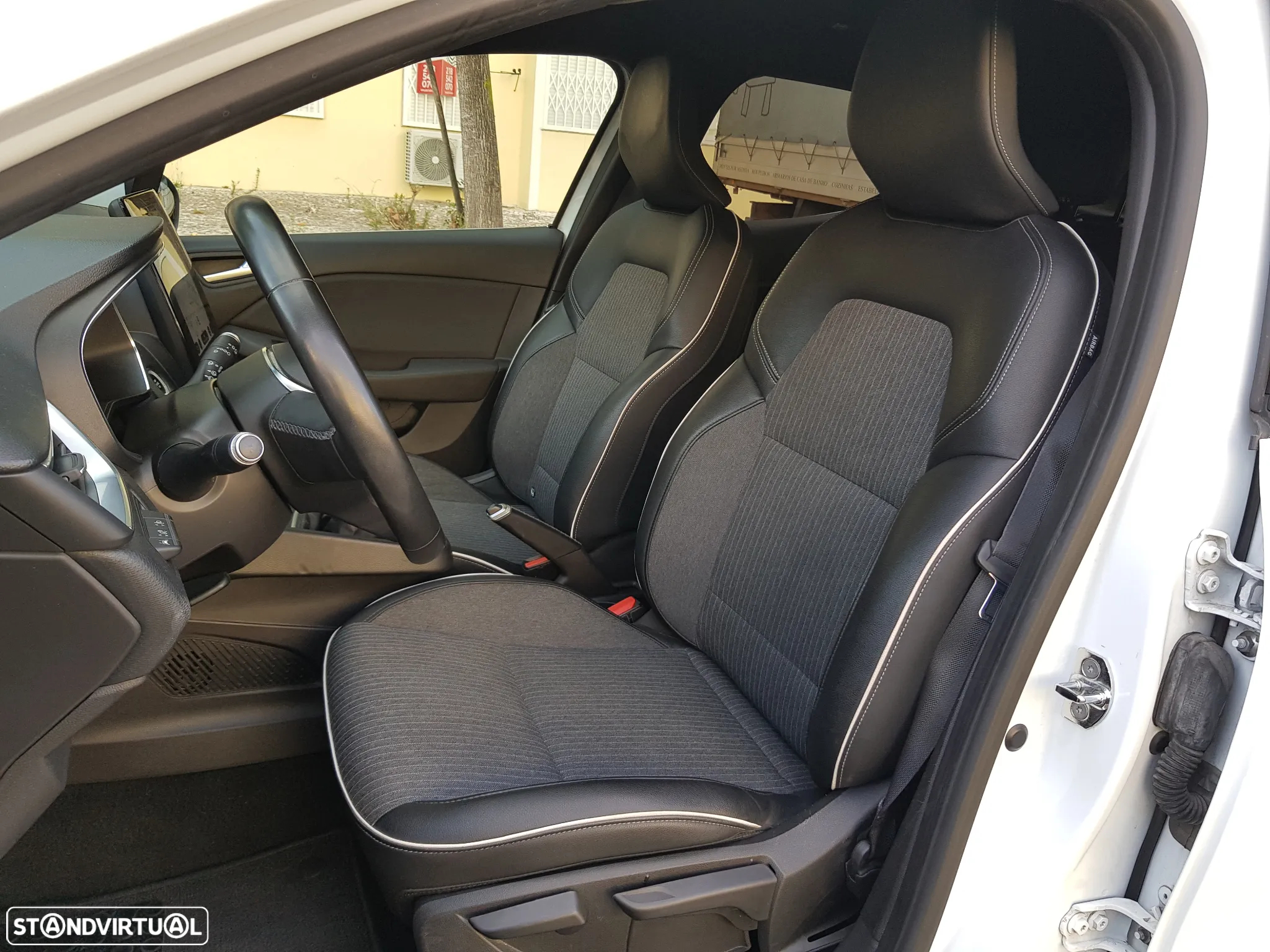 Renault Clio 1.5 Blue dCi Exclusive - 30