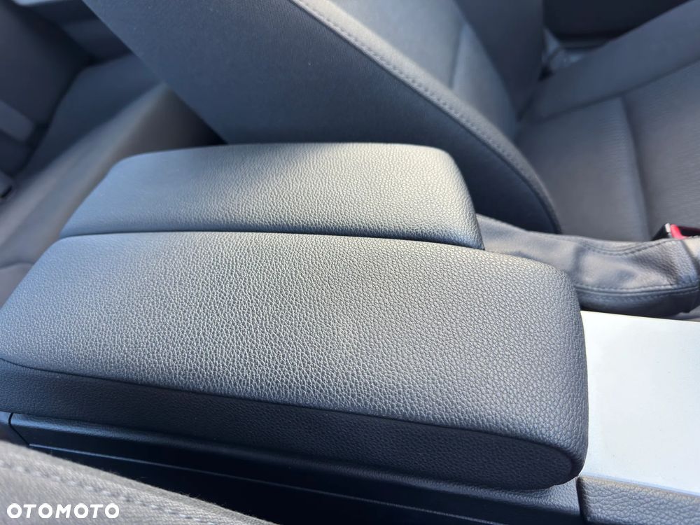 BMW Seria 3 320i Edition Sport - 27