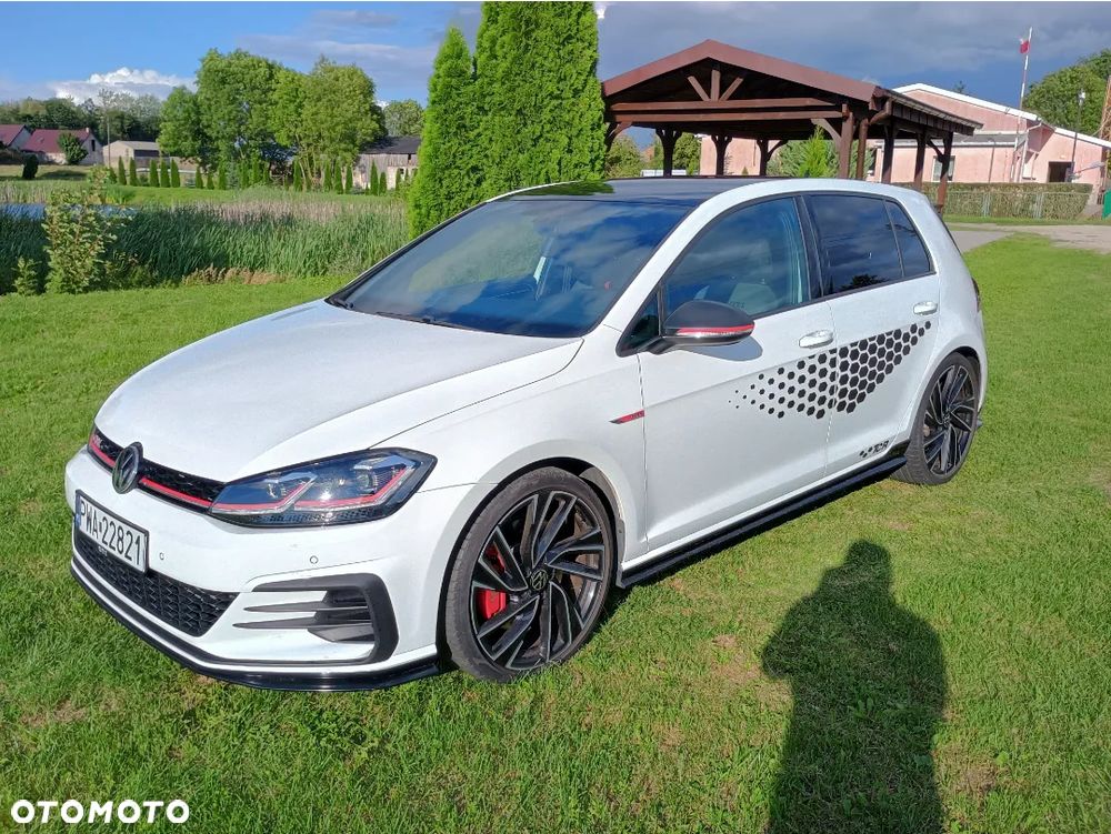 Volkswagen Golf 2.0 TSI GTI TCR DSG - 2