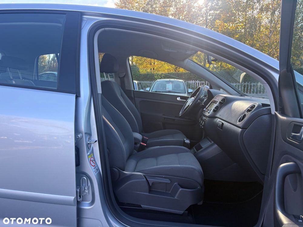 Volkswagen Golf - 28