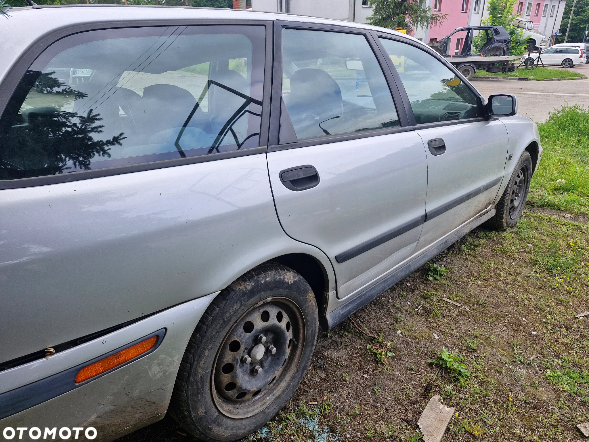 Volvo V40 1.8 329-52 maska zderzak drzwi szyby lusterka silnbik skrzynia 1.8 pojazd na częsci - 5