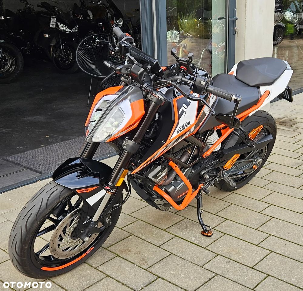 KTM Duke - 18