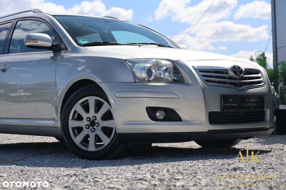 Toyota Avensis - 13