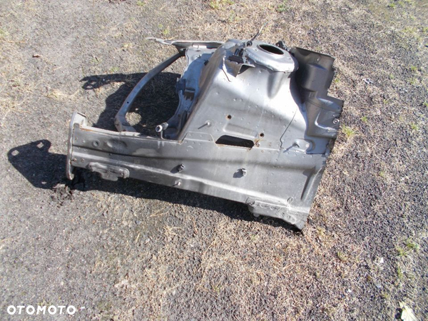 Mercedes W221 Ćwiartka fartuch Prawy przód
