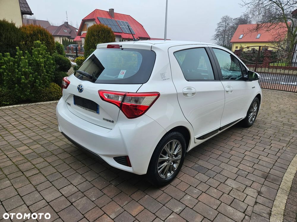 Toyota Yaris Hybrid 100 Selection - 7