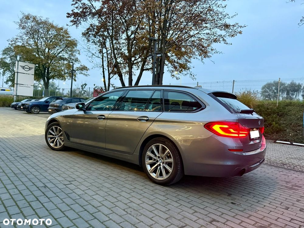 BMW Seria 5 525d Sport Line sport - 5