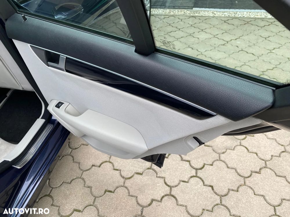 Mercedes-Benz C - 23