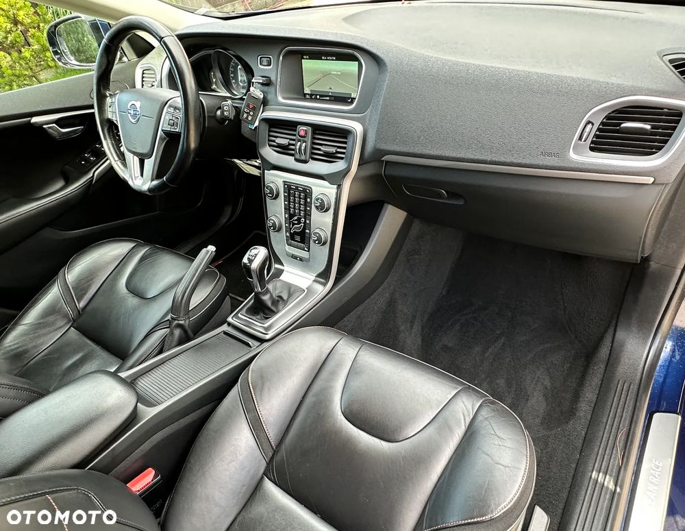 Volvo V40 D4 Drive-E Ocean Race - 5