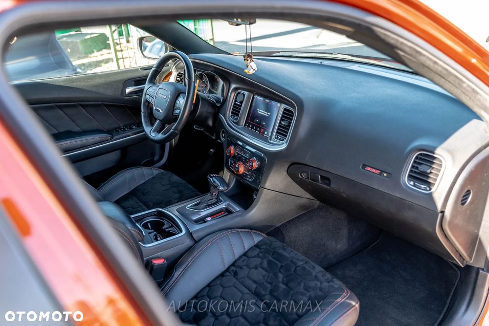 Dodge Charger 6.4 Scat Pack - 19