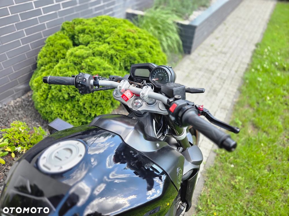 Yamaha XSR - 6