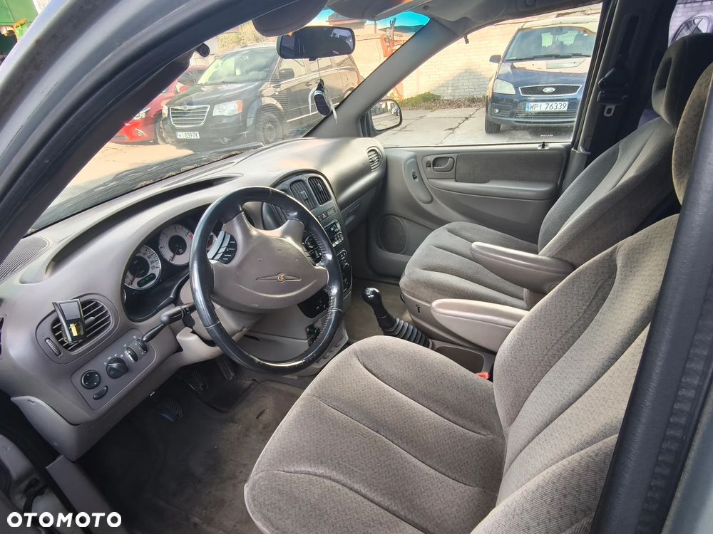 Chrysler Grand Voyager 2.5L CRD LX - 11