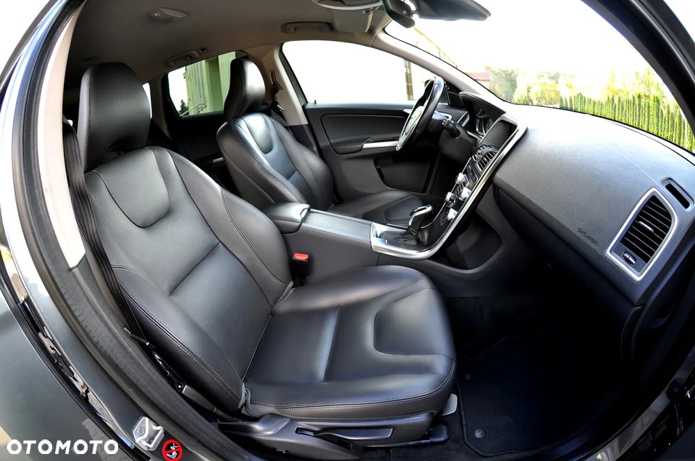 Volvo XC 60 D4 Geartronic Summum - 18