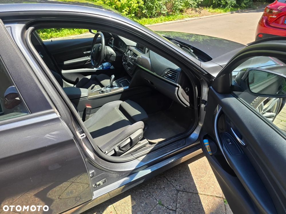 BMW Seria 3 318d DPF - 9