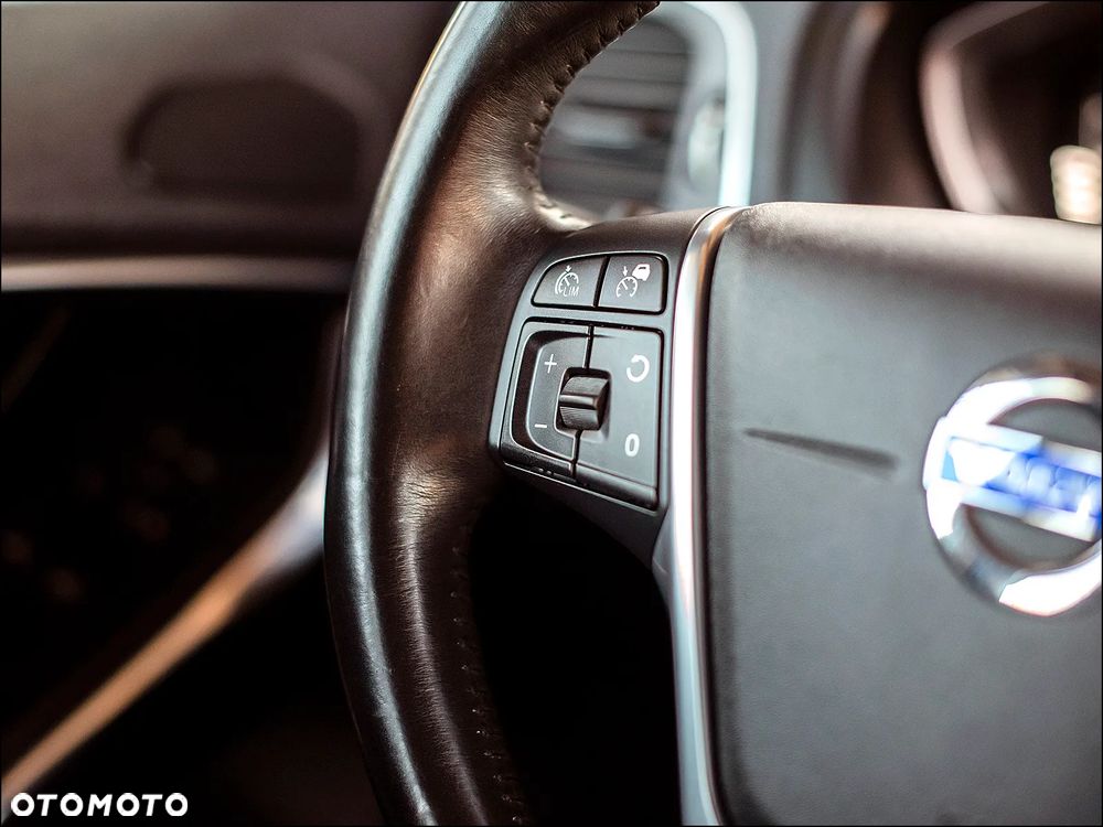 Volvo V40 D3 Summum - 16