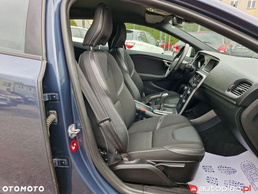Volvo V40 D2 Momentum - 16