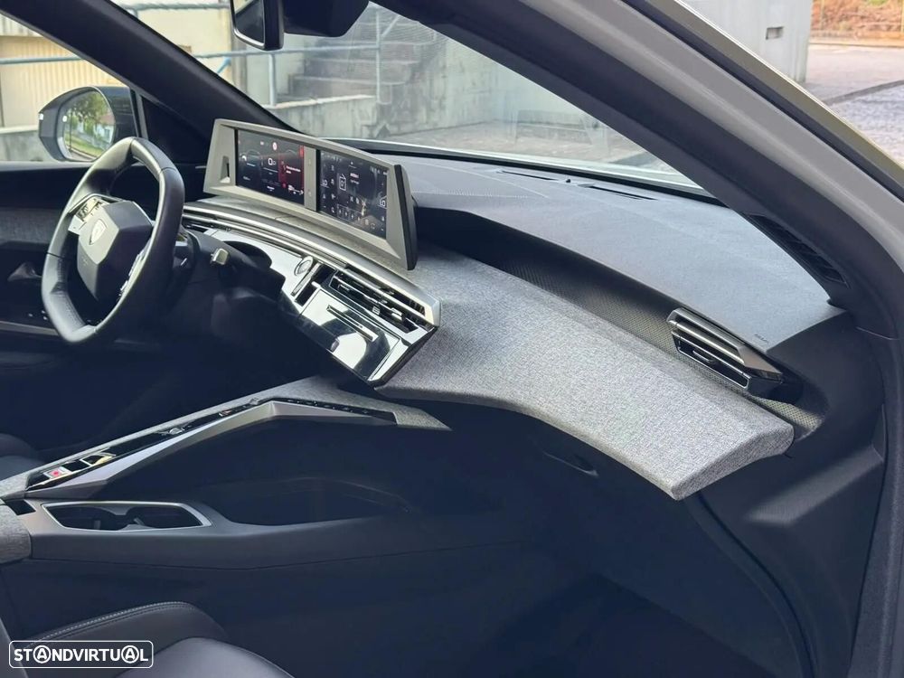 Peugeot 3008 1.2 Hybrid Allure e-DCS6 — fotografia 26