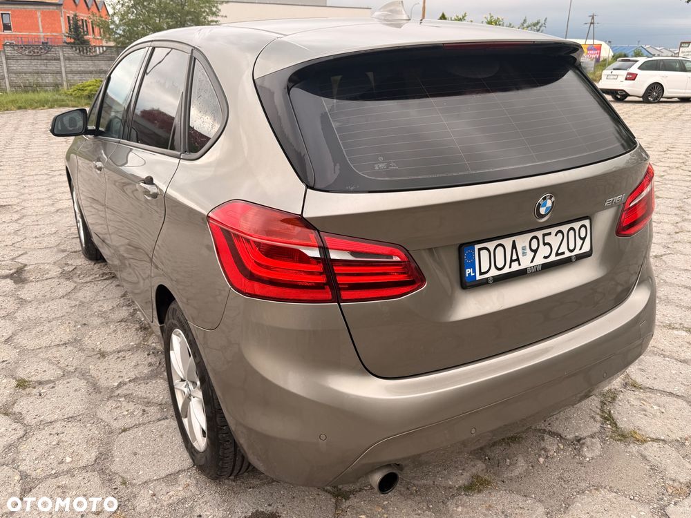 BMW Seria 2 218i - 5