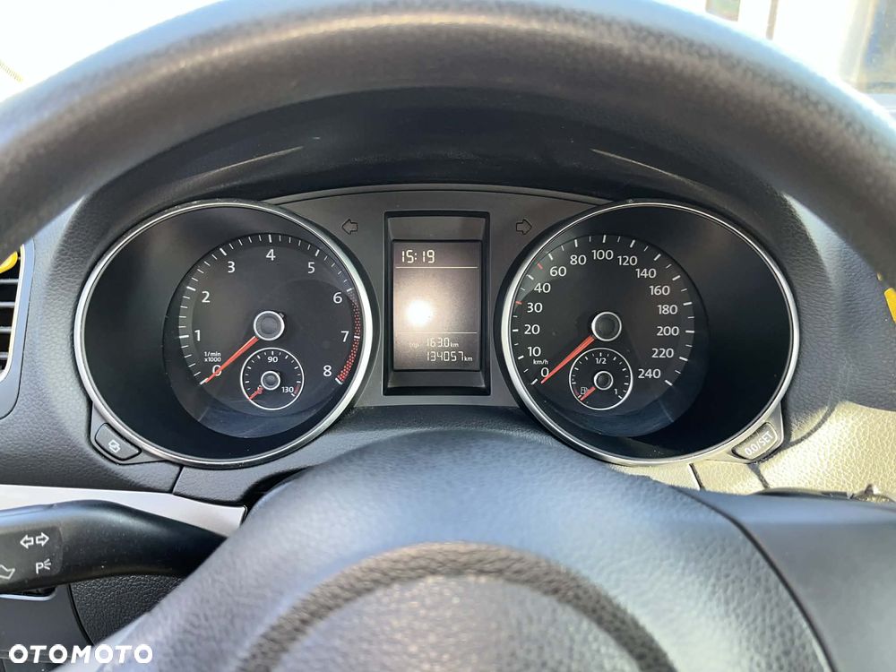 Volkswagen Golf 1.6 Comfortline - 28