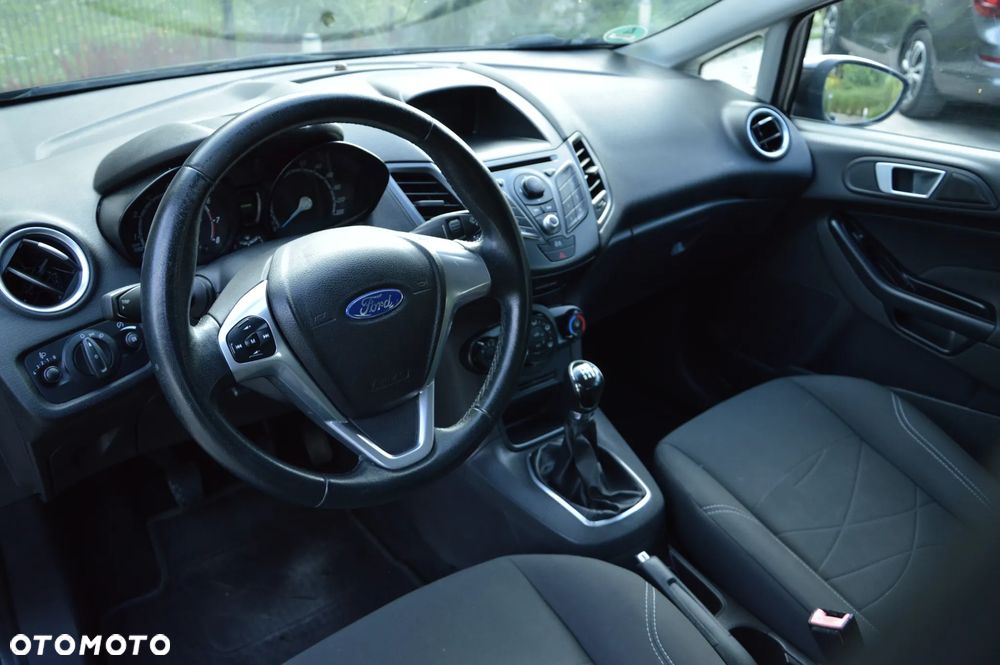 Ford Fiesta 1.25 Celebration - 12