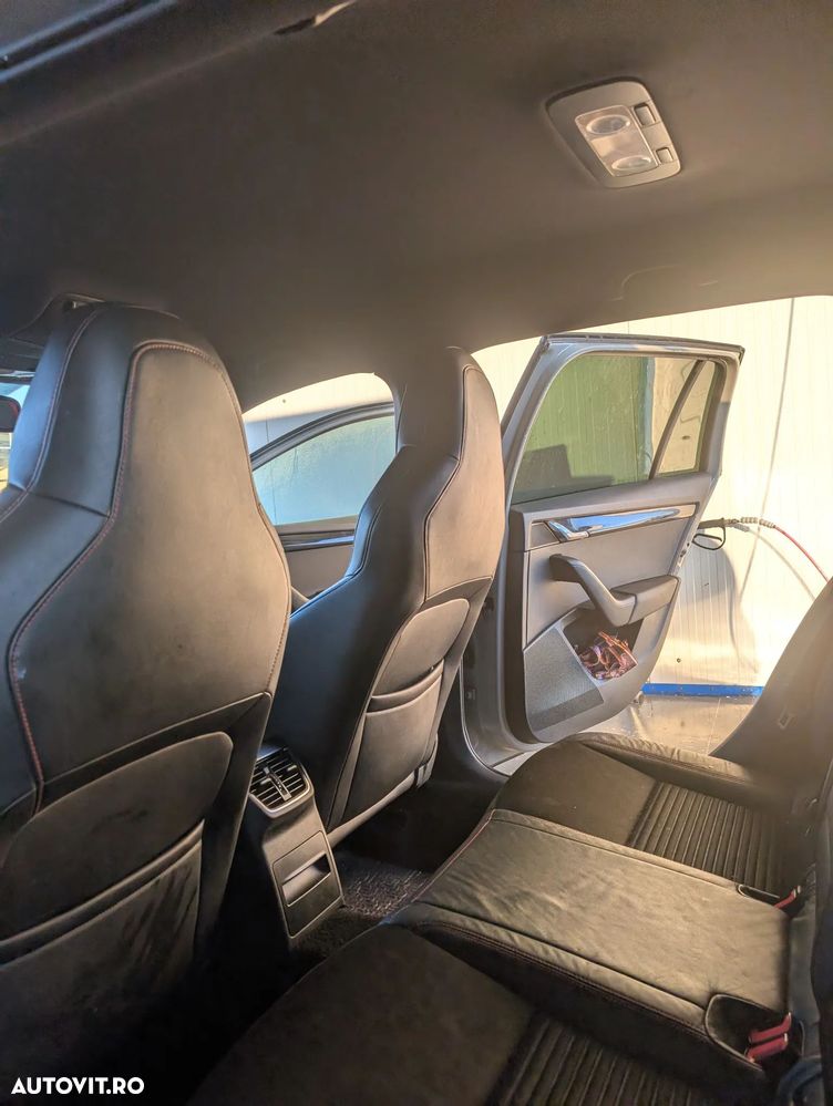 Skoda Octavia 2.0 TDI DSG RS - 18