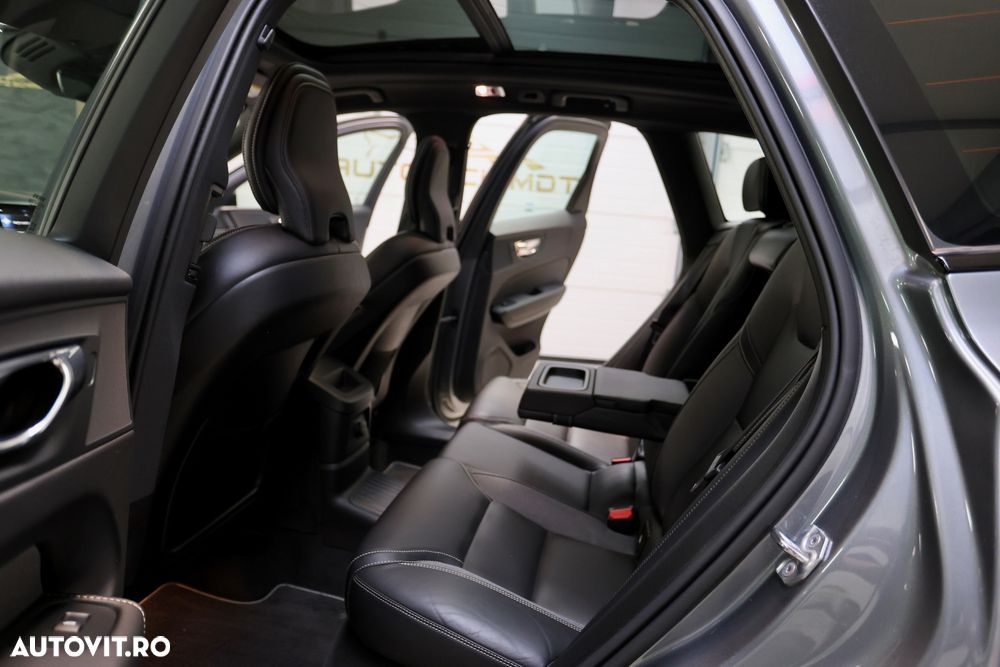 Volvo XC 60 T6 AWD Recharge Geartronic RDesign - 11