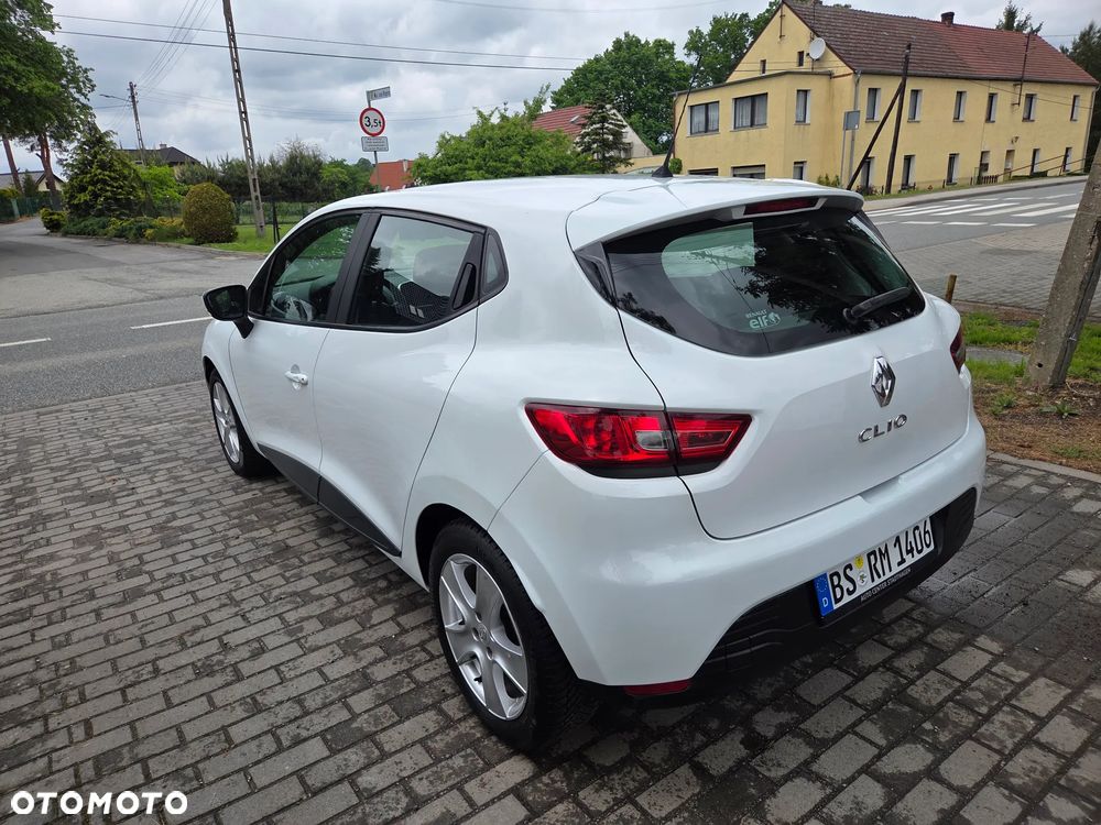 Renault Clio 1.2 16V 75 Collection - 8