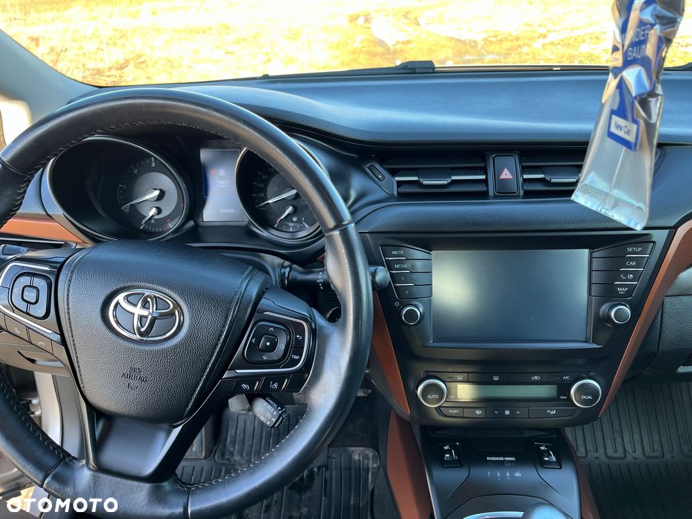 Toyota Avensis 2.0 D-4D Prestige - 8