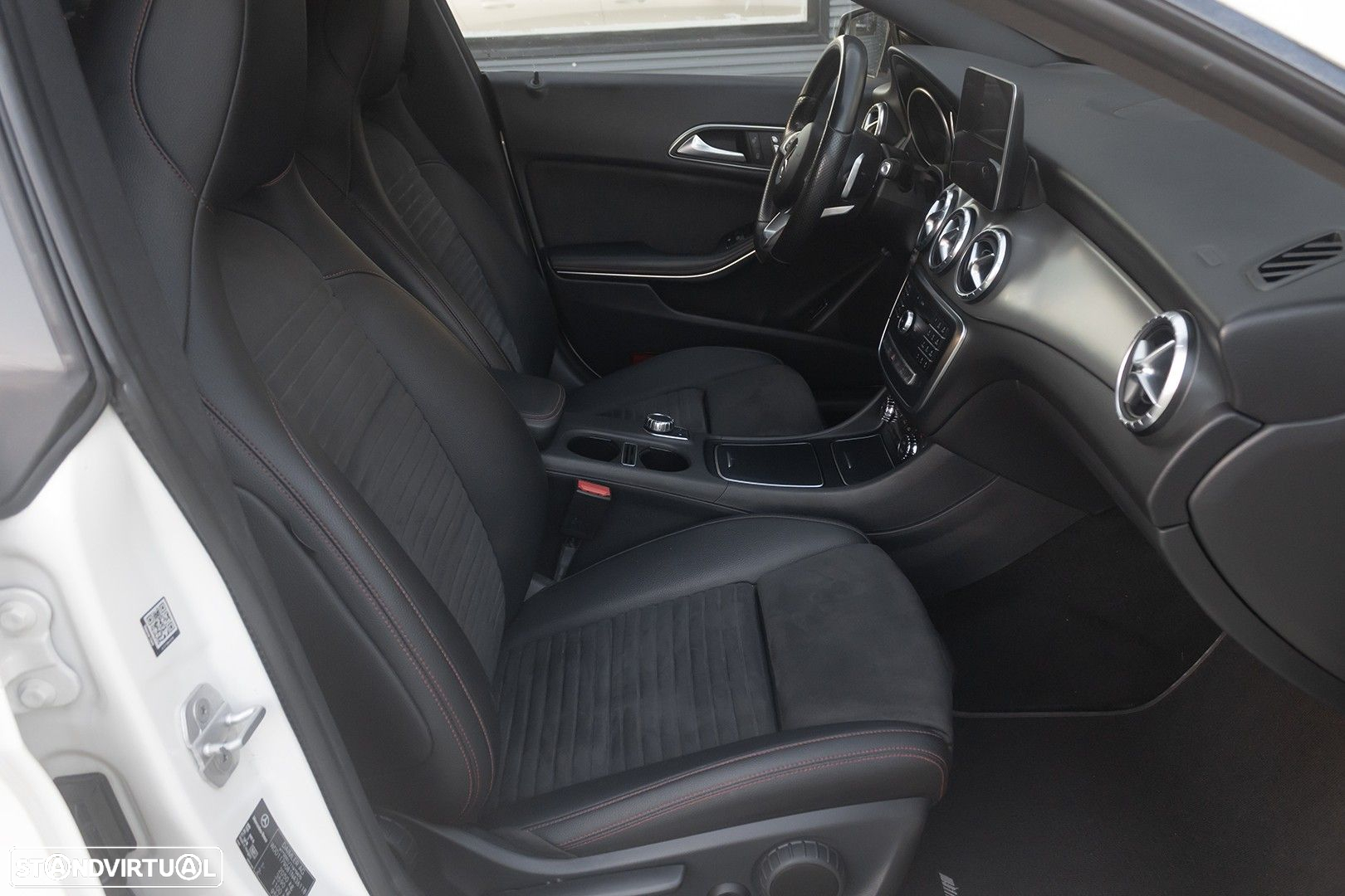 Mercedes-Benz CLA 200 d Shooting Brake AMG Line Aut. - 22
