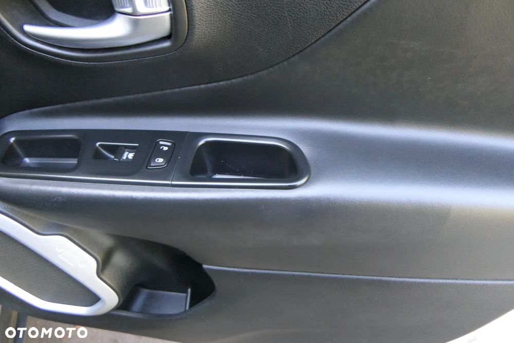 Jeep Renegade 1.4 MultiAir Limited - 30