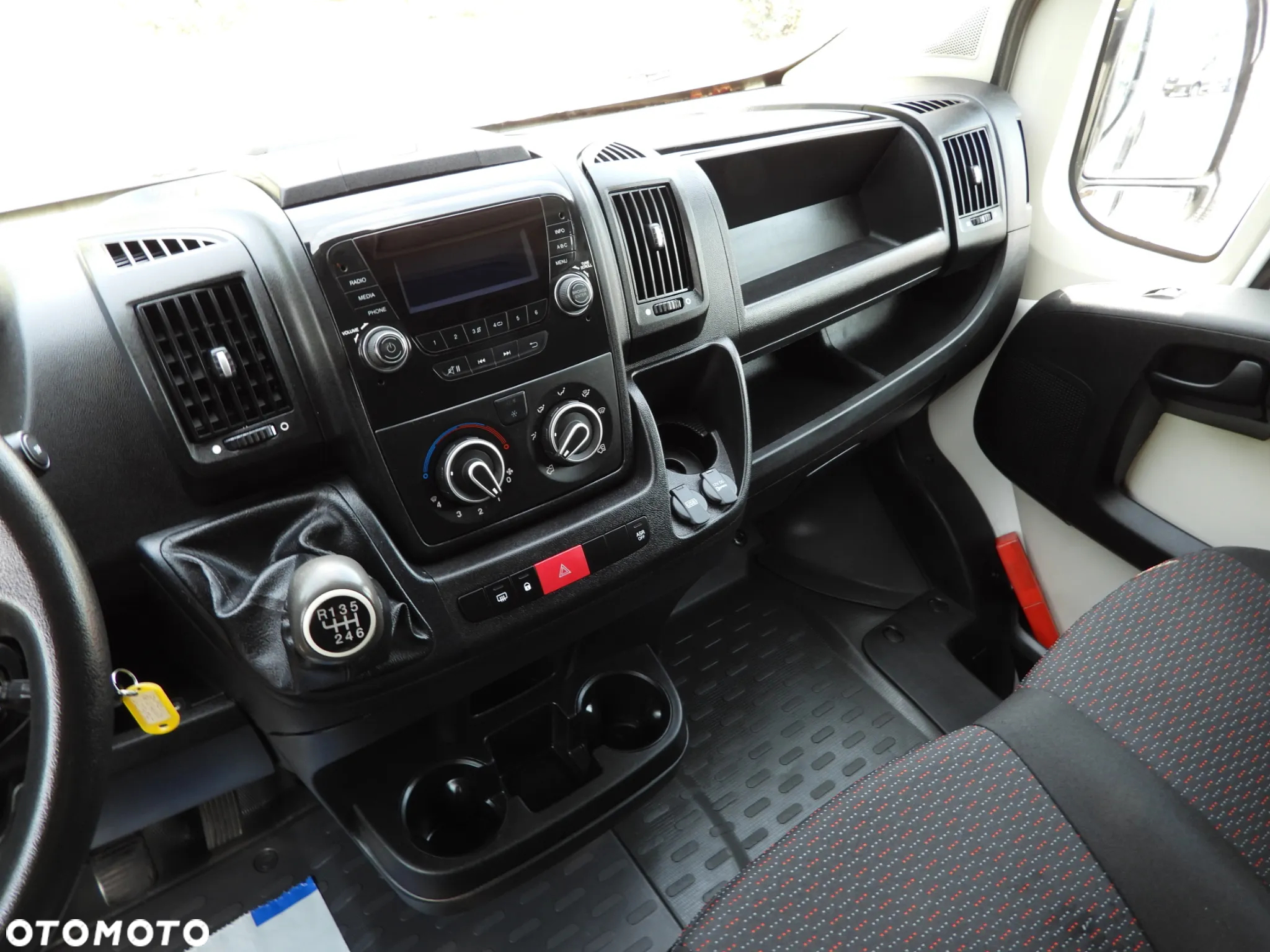 Peugeot BOXER  FURGON CHŁODNIA -10*C TEMPOMAT KLIMATYZACJA 130KM [ G23135 ] - 32