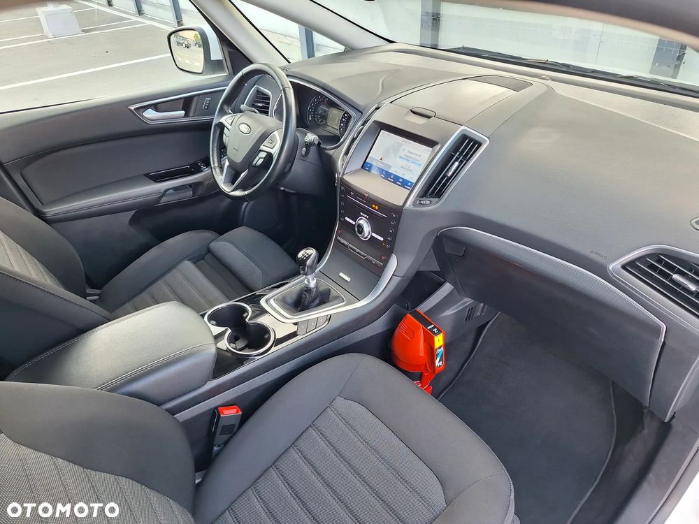 Ford S-Max 2.0 EcoBlue Titanium - 24