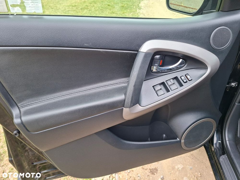 Toyota RAV4 2.2 D-4D Premium - 18