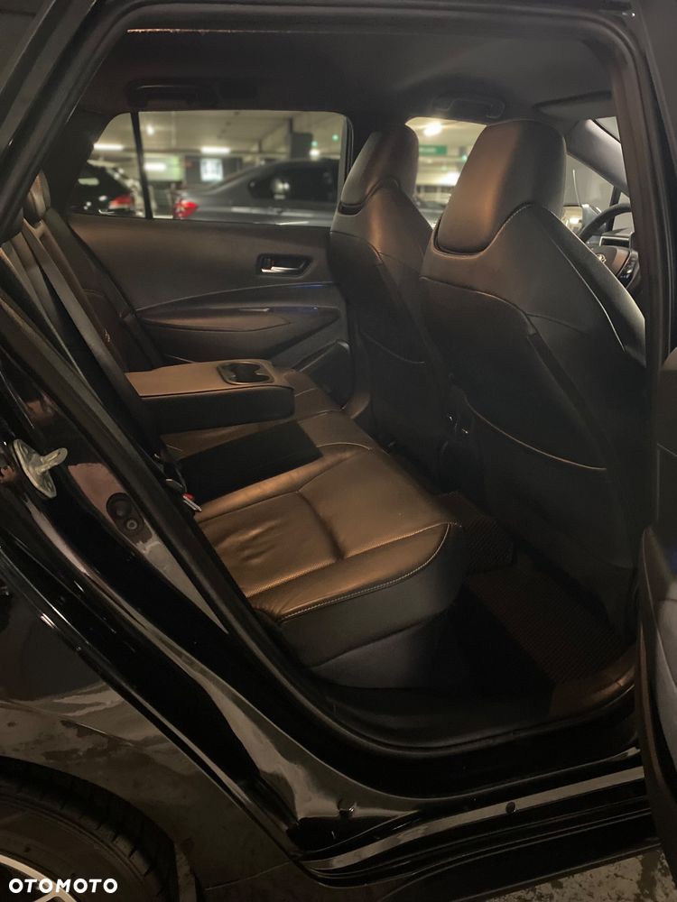 Toyota Corolla 2.0 Hybrid Executive - 23
