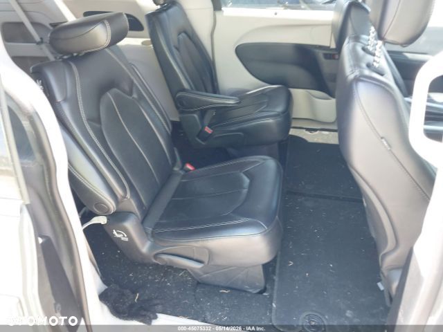 Chrysler Pacifica - 14