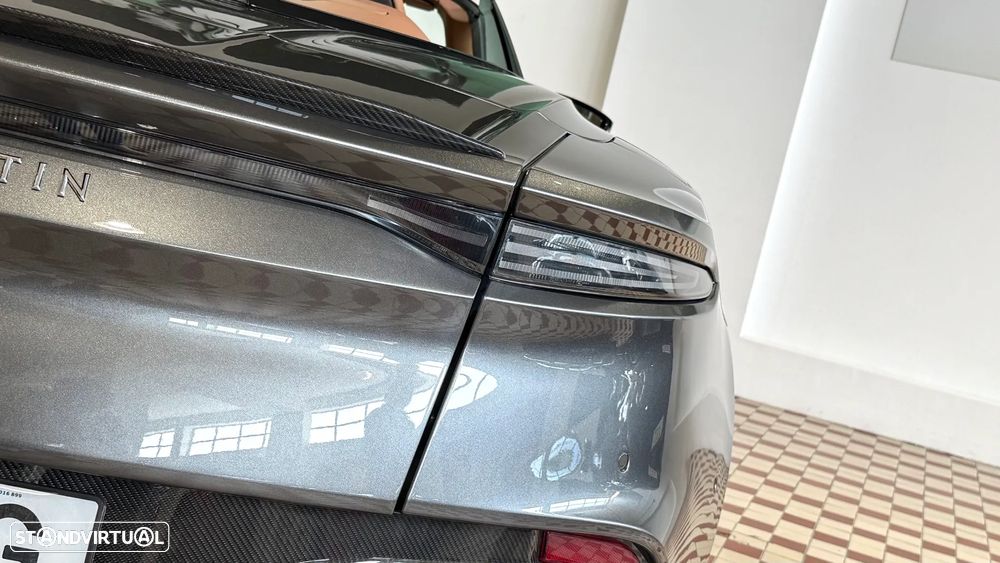 Aston Martin DBS Volante Superleggera - 17