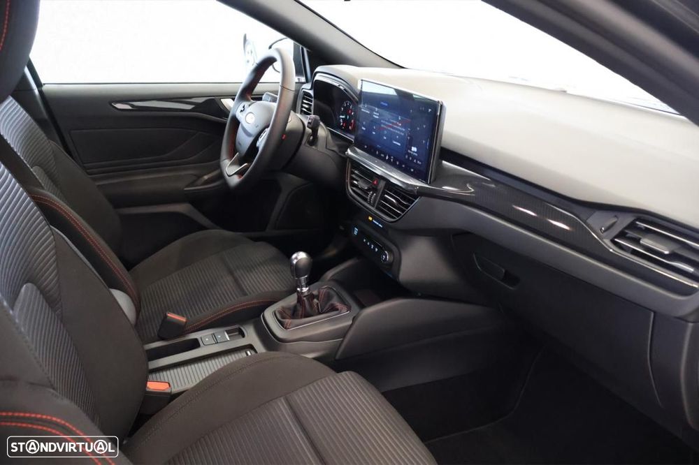 Ford Focus 1.0 EcoBoost MHEV ST-Line - 15