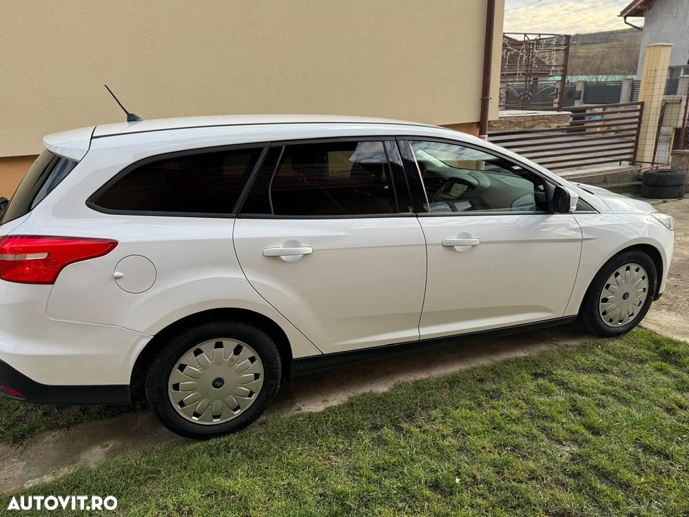 Ford Focus 1.5 TDCi ECOnetic 88g Start-Stopp-System Business - 6