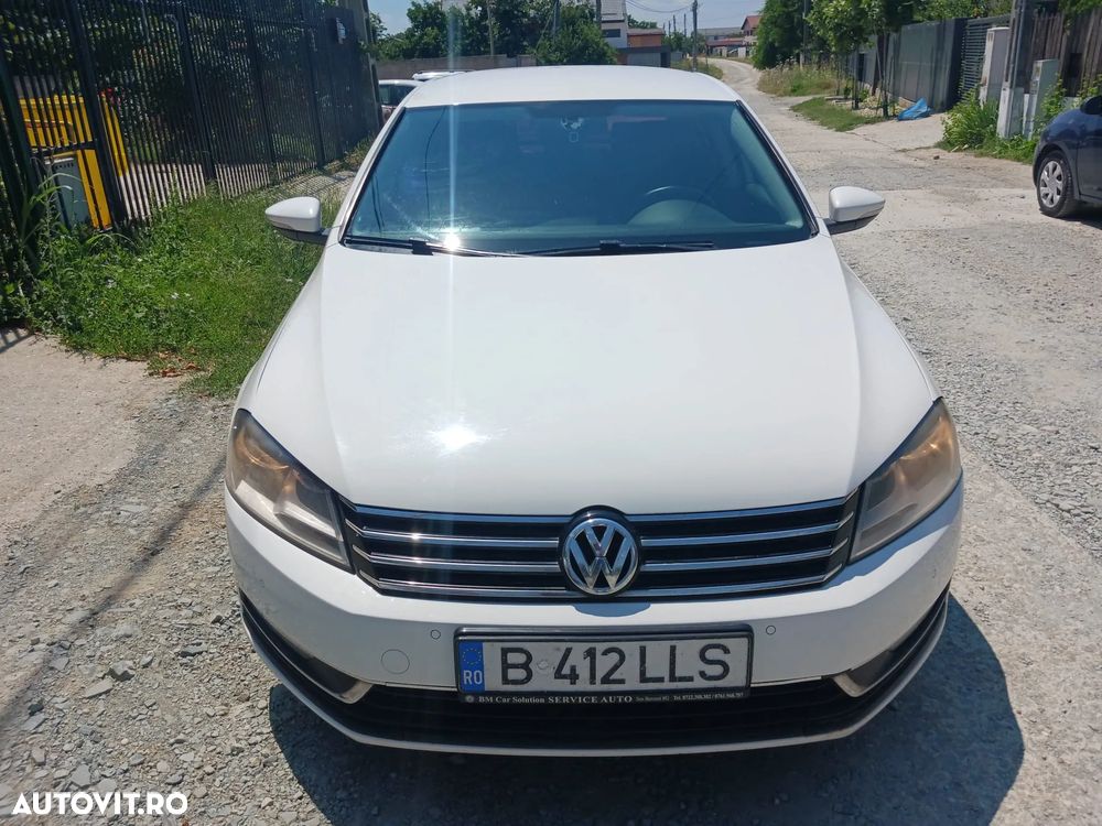 Volkswagen Passat - 1