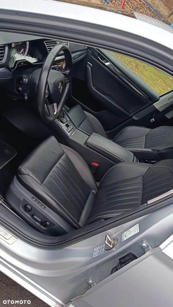 Skoda Superb 2.0 TDI DSG Premium Edition - 11