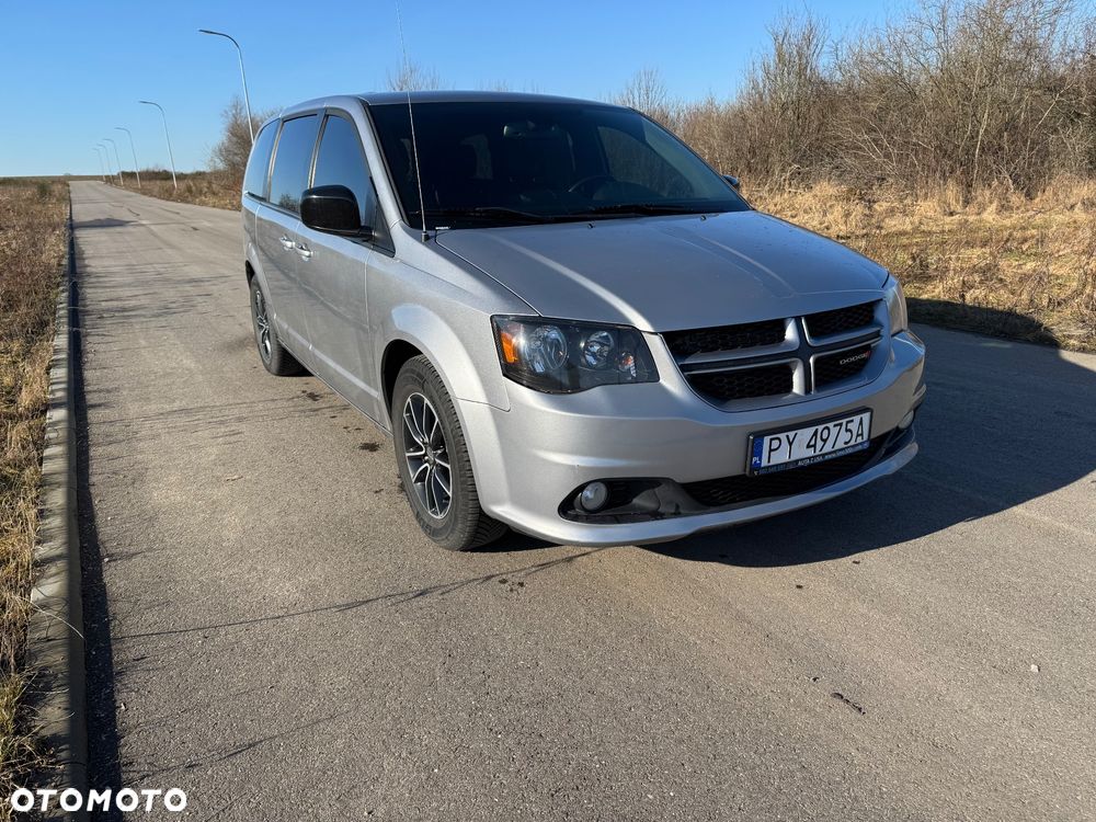 Dodge Grand Caravan - 2