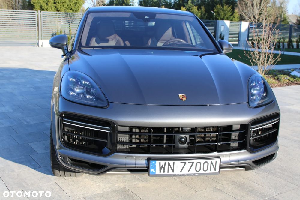 Porsche Cayenne - 1