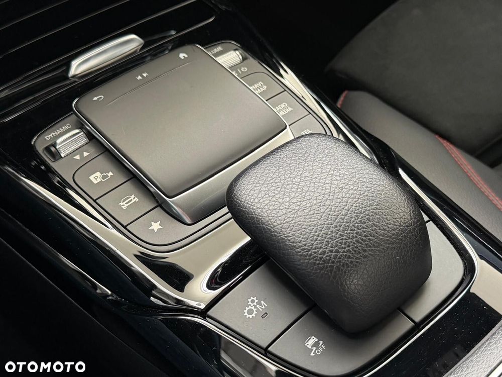 Mercedes-Benz CLA - 25