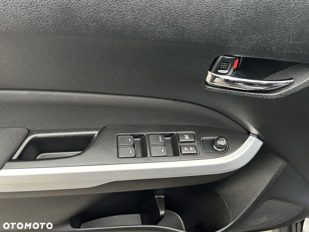 Suzuki Vitara 1.6 Premium 2WD - 24