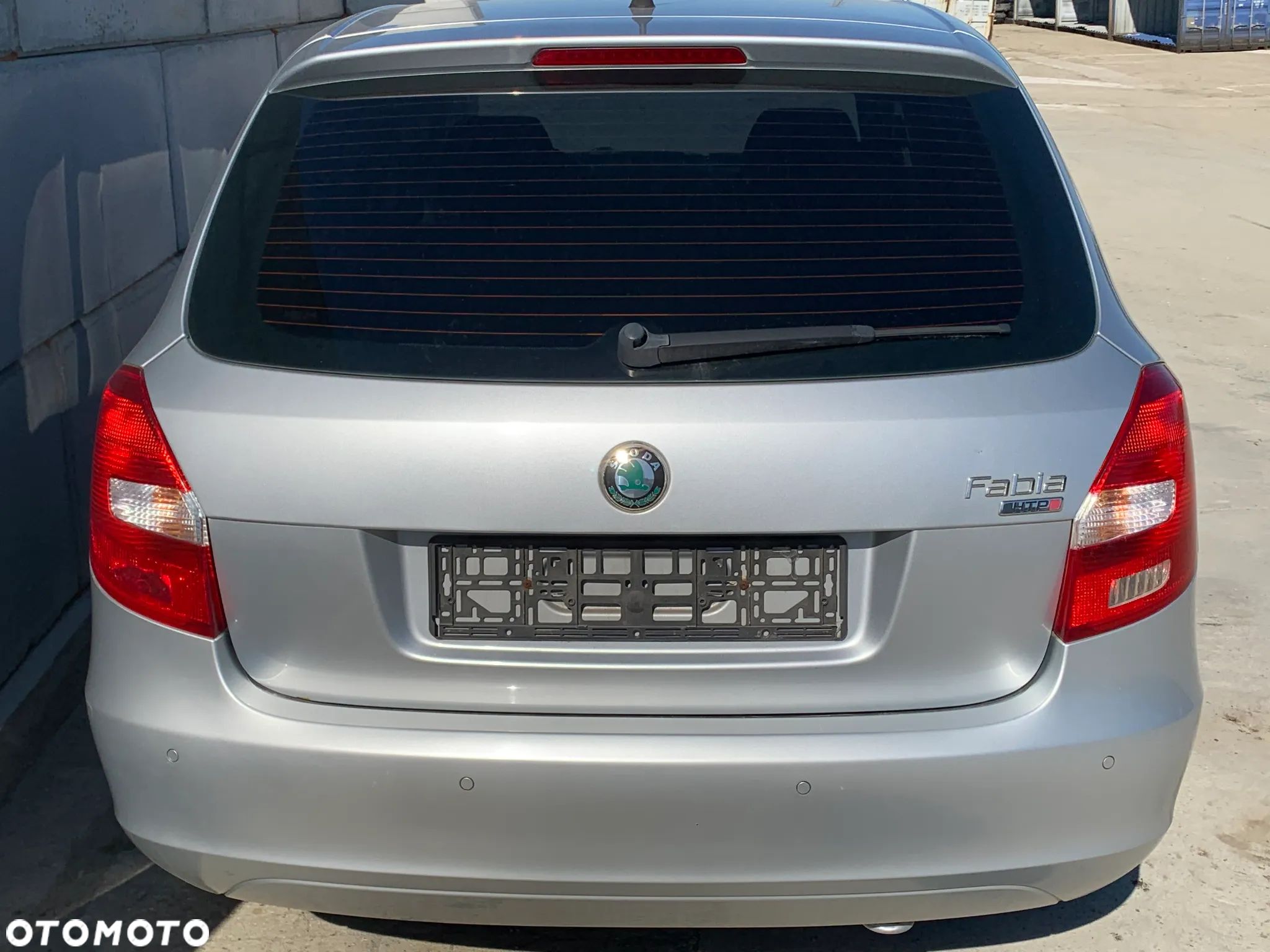 ZDERZAK TYŁ SKODA FABIA 2 2010 *180* - 1