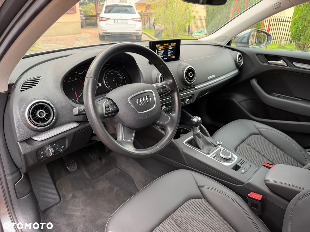 Audi A3 Sportback 1.8 TFSI Ambiente - 13