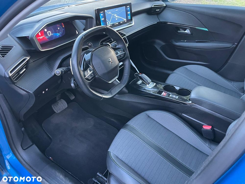 Peugeot 208 PureTech 100 EAT8 Allure - 10